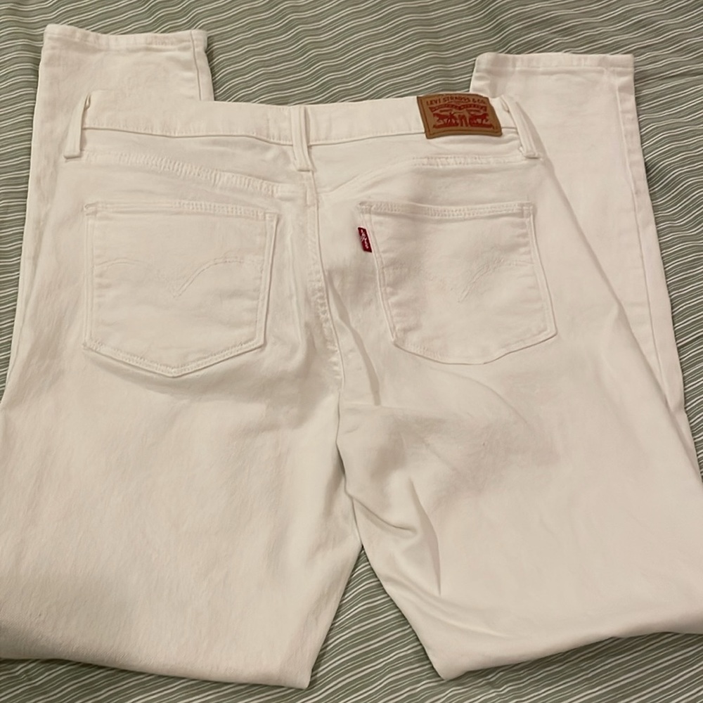Levi’s 711 Slimming Skinny Jeans - Picture 3 of 8